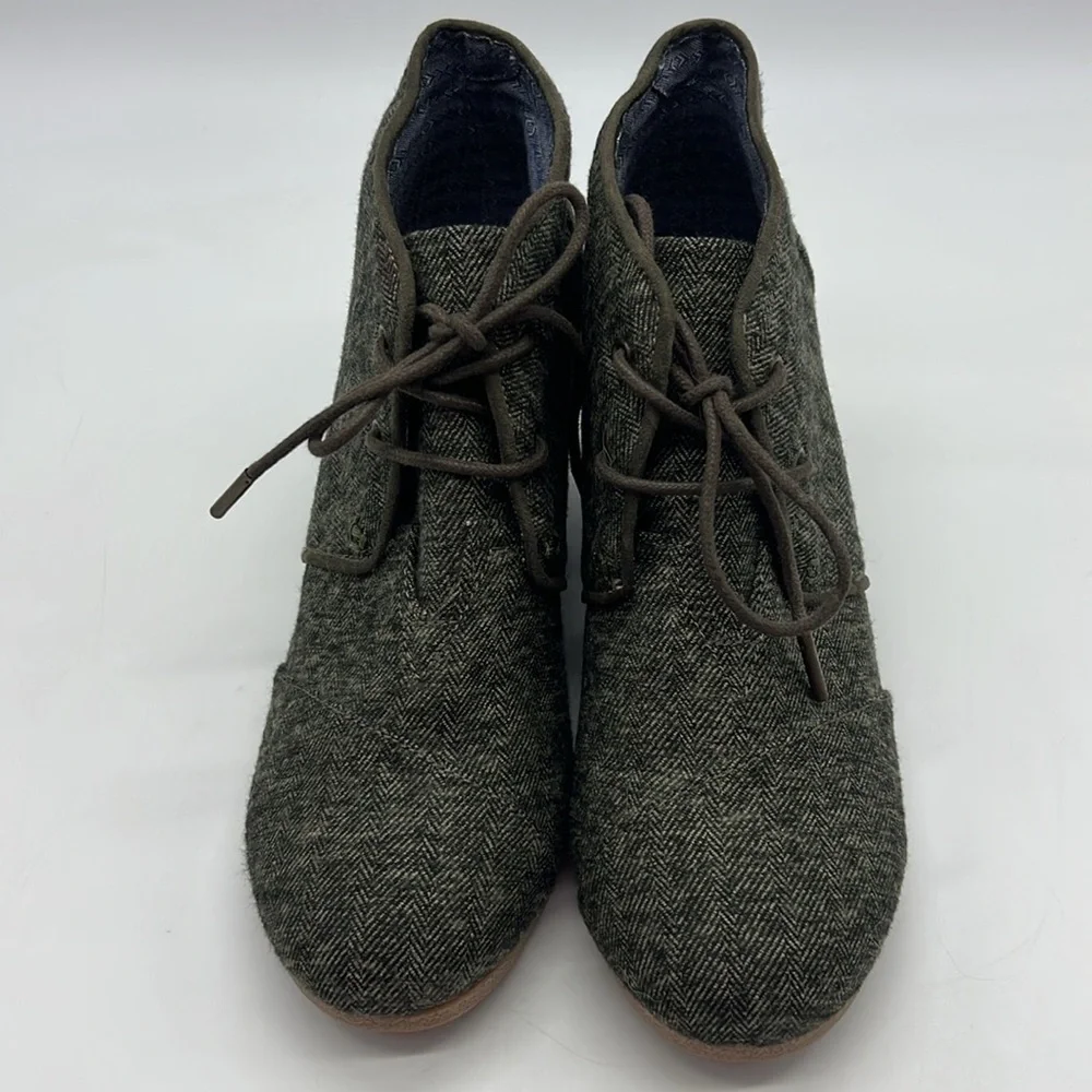 Toms 300416 Women US 9 dark olive green brown textile wedge lace up ankle bootie
